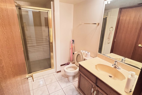 Comfort Double Room, 1 Double Bed | Bathroom | Shower, hair dryer, towels, soap