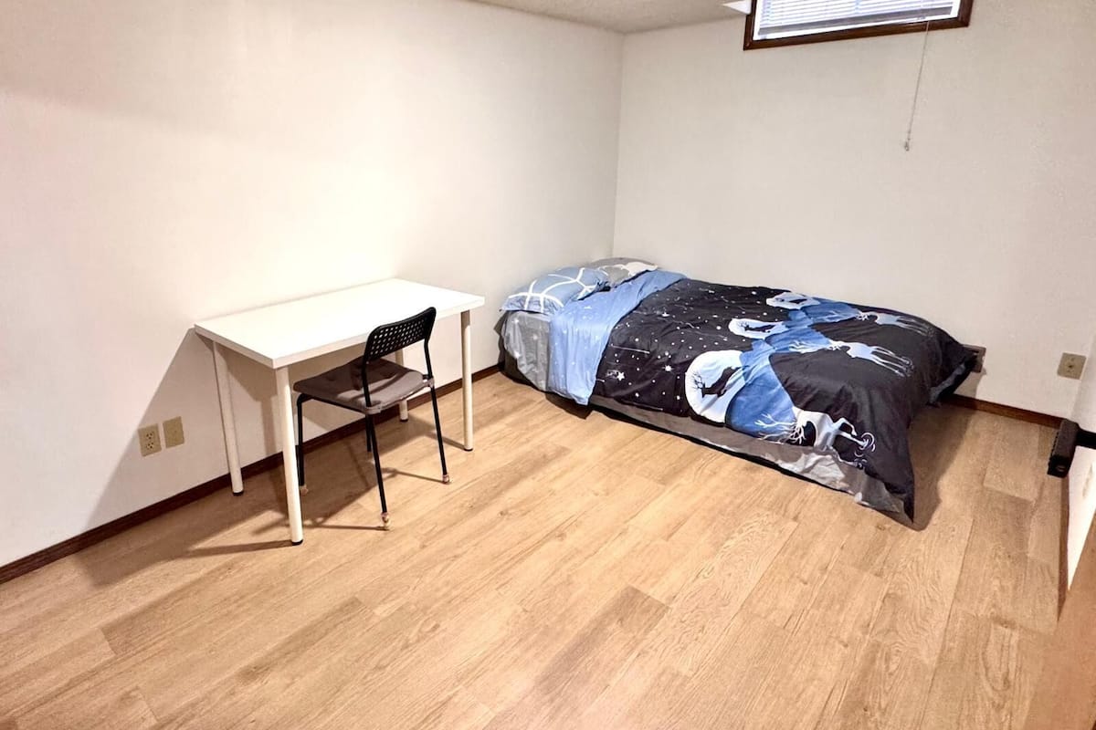 Phòng đôi tiện nghi đơn giản, 1 giường đôi