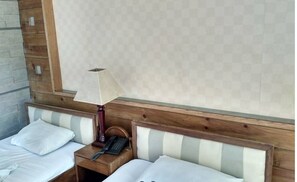 Kahden hengen deluxe-huone (kaksi sänkyä)