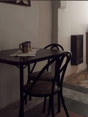 Dining - Cabañas SOLAIRE (Potrerillos)