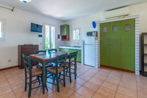 Fridge, microwave - LE SOLANE - LE SOLANE BILOCALE (Campo nell'Elba)