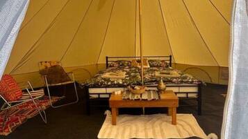 1 chambre, literie fournie