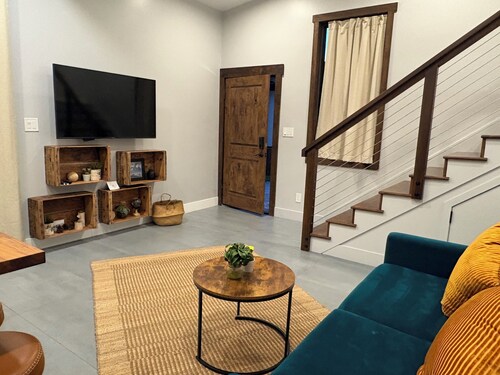 Quaint 1-bedroom house with AC in lovely Los Gatos