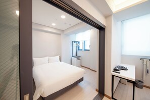 Desk, free WiFi - K-Grand Hostel Sinchon (Seoul)