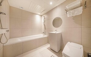 Avenue CROWN | Bathroom