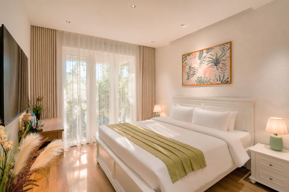 Deluxe Double Room, Garden View | Free WiFi, bed sheets