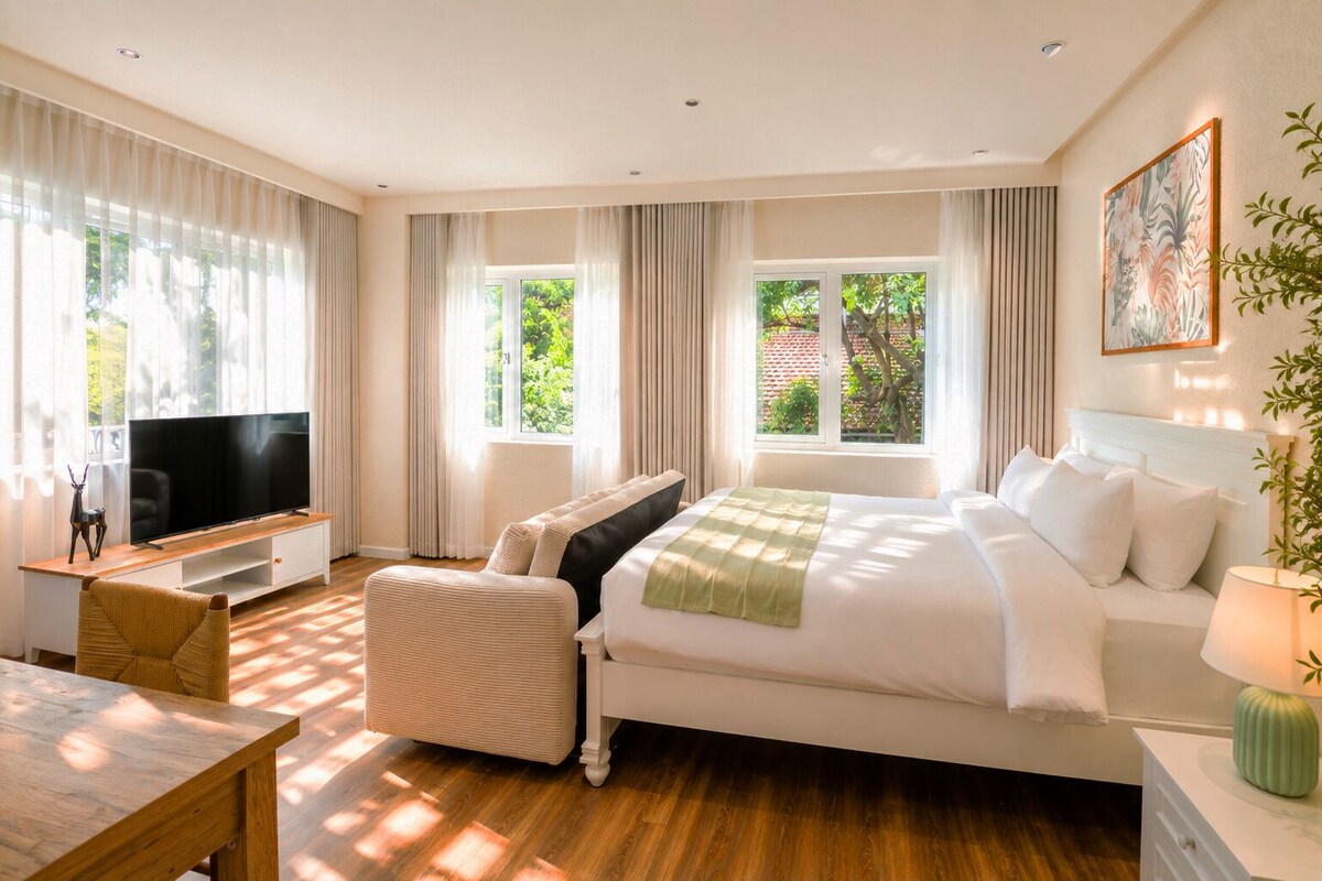Suite, Kitchen | Free WiFi, bed sheets