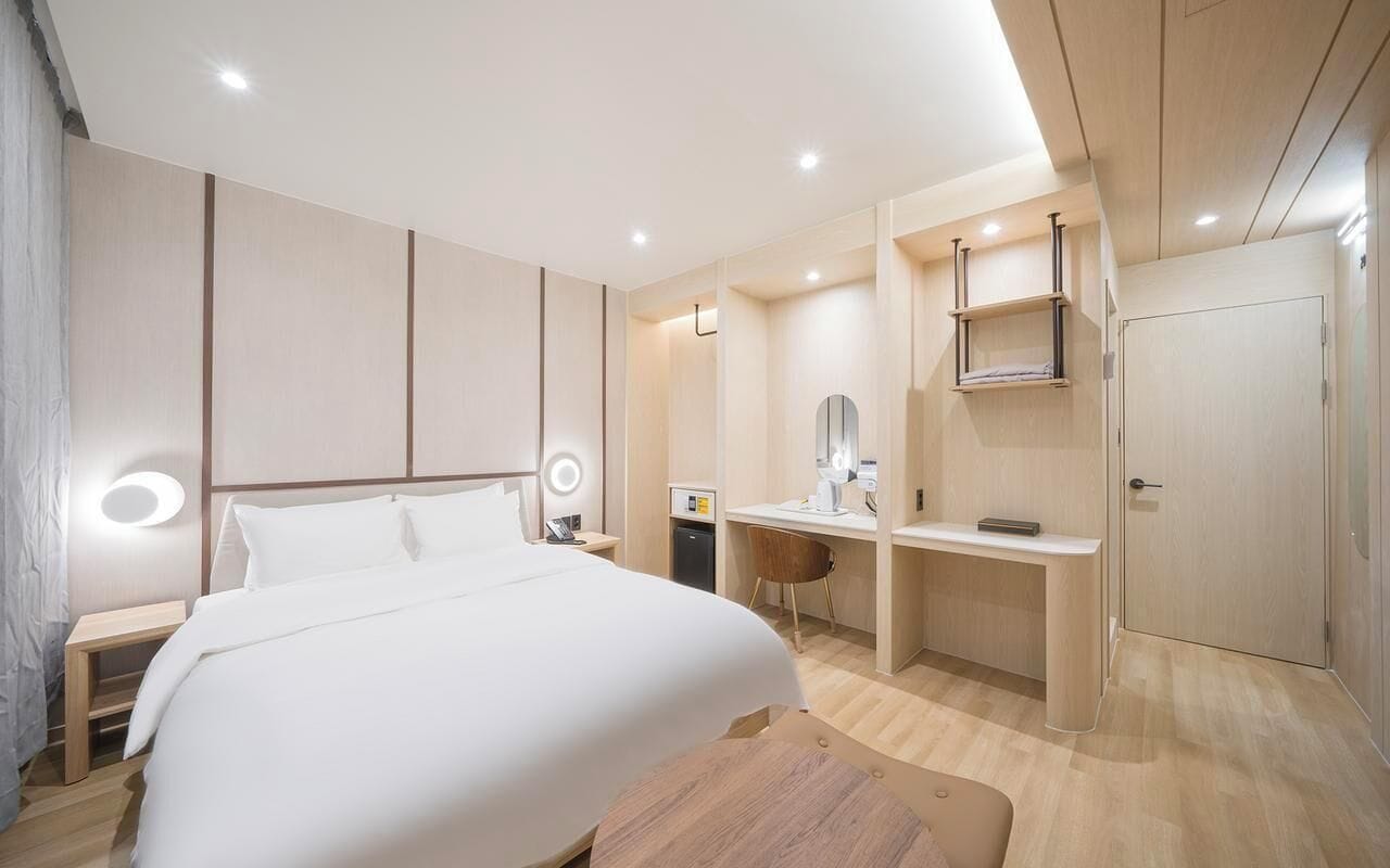 Avenue Superior Gold