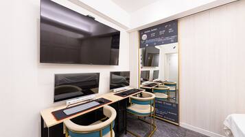 Premium bedding, down duvets, soundproofing, free WiFi