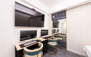 Deluxe Room (Design and bathtub assigned at random) | Premium bedding, down comforters, soundproofing, WiFi (free) - Instar Hotel (Suwon)