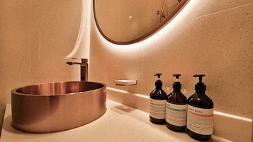 Habitación doble, vista a la ciudad | Baño