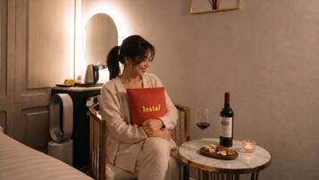 Glorio (Bathtub available upon request) | Premium bedding, down duvets, soundproofing, free WiFi