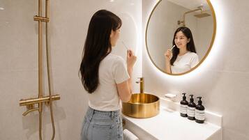 Economy Room | Bathroom