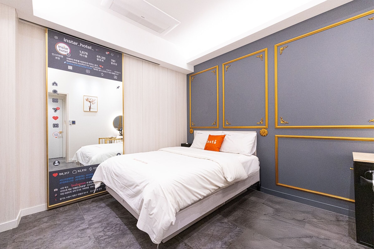 Deluxe Room (Design and bathtub assigned at random) | Premium bedding, down comforters, soundproofing, WiFi (free)