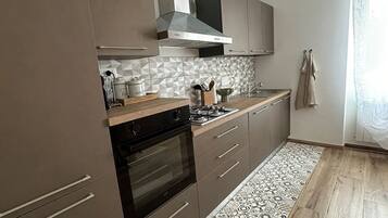 Forno, piano cottura, lavastoviglie
