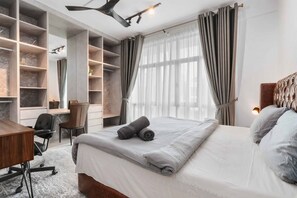 Căn hộ có thiết kế đặc sắc, 3 phòng ngủ, quang cảnh thành phố | Bàn ủi/dụng cụ ủi quần áo, truy cập Internet không dây miễn phí 