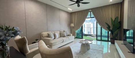 Design Apartment, 3 Bedrooms, City View | Living area
