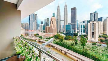 Apartamento design, 3 quartos, vista para a cidade | Sacada
