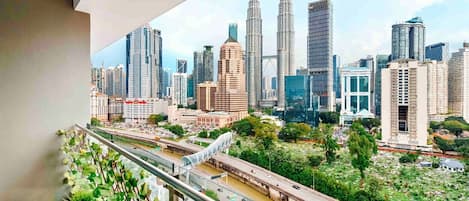 Design Apartment, 3 Bedrooms, City View | Balcony