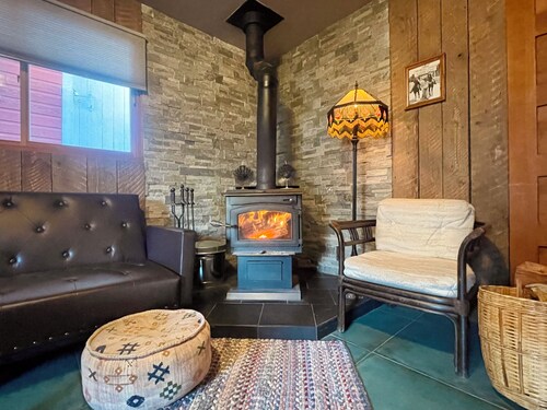 Casita Deluxe ✨ cozy western eclectic urban cabin in the North Yellowstone Zone