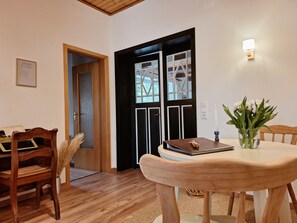 Interior - Apartment with garden & fireplace, 5 min. from the beach, dogs welcome! (Varel)