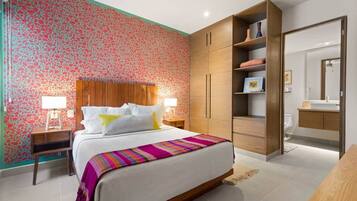 3 bedrooms, in-room safe, iron/ironing board, WiFi