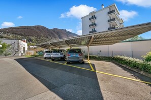 Apartamento familiar, varias habitaciones (Il Tenero appartamento - Lido di) | Jardines del alojamiento