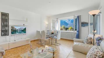 Familienapartment, 2 Schlafzimmer, Balkon (Il Tenero Appartamento with Balcony) | Wohnbereich