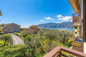 Family Apartment, Multiple Bedrooms (Margherita Apartment) | Property grounds - Margherita Apartment (Malcesine)