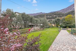 Family Apartment, Multiple Bedrooms (Margherita Apartment) | Property grounds - Margherita Apartment (Malcesine)