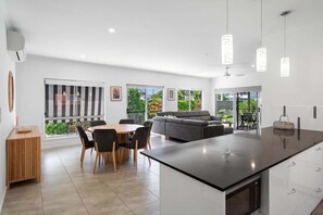 Interior - Modern 3 Bedroom Coast Home Seaspray Avenue (Coolum Beach)