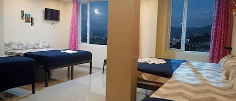 ห้องแฟมิลี่, ระเบียง, วิวภูเขา