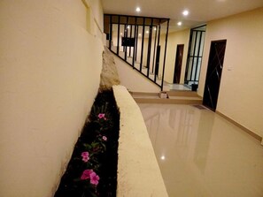 Interior - Malabar Cottage - Kodaikanal (Kodaikanal)