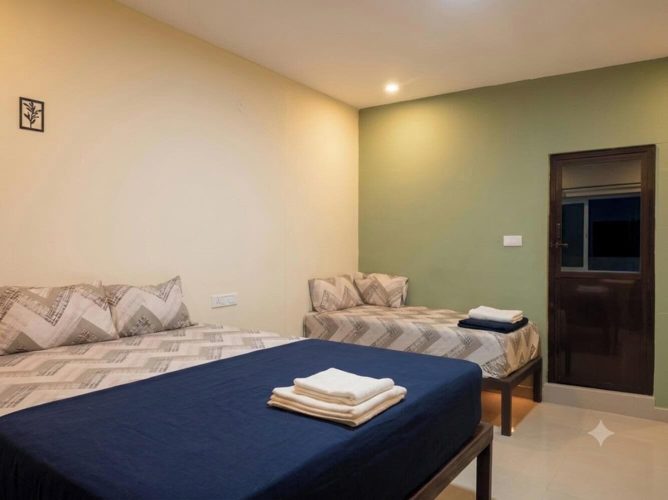 Deluxe Room, Balcony, Mountain View | Select Comfort beds, blackout drapes, WiFi (free)