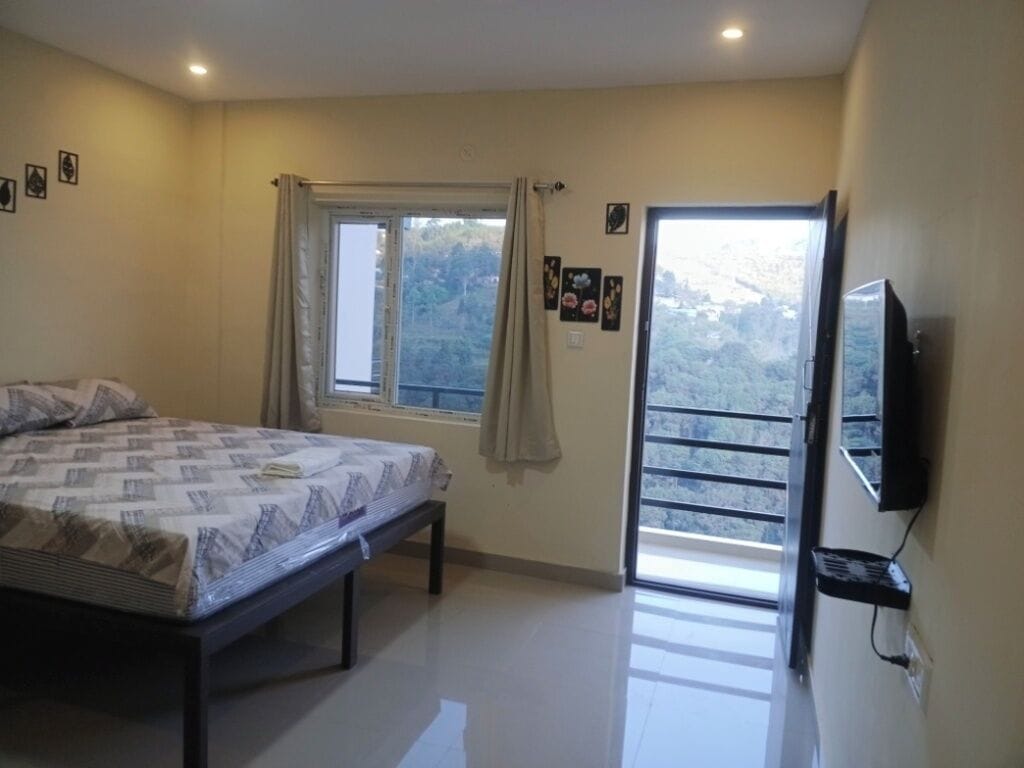 Deluxe Room, Balcony, Mountain View
