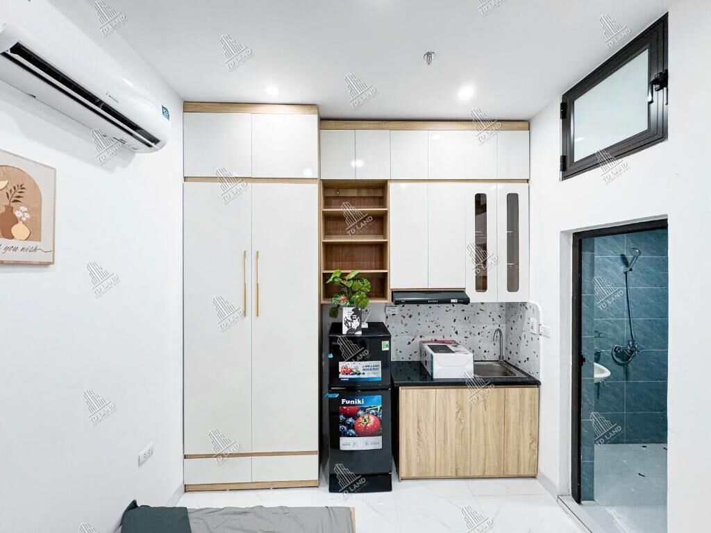 Basic Studio, Balcony, City View | Private kitchen