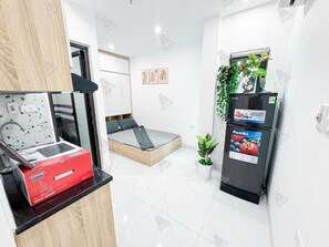 Basic Studio, Balcony, City View - NUNOVA Apartments (Hanoi)