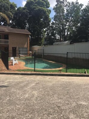 Double Room, Balcony, Garden View | Property grounds - Sutherland motel  (Sutherland)
