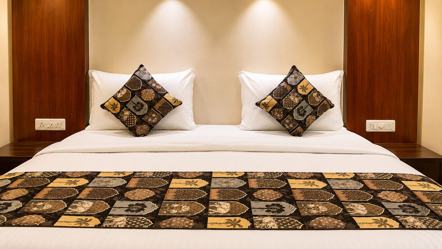 Deluxe Double Room | Desk, laptop workspace, free WiFi