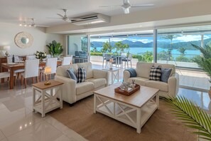 TV - Bella Vista East 2 (Hamilton Island)