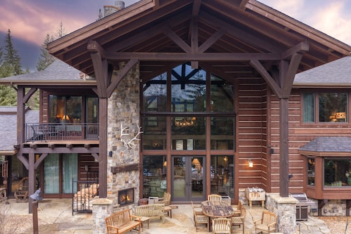 New! Private Montana Lodge | 3 Ponds | Wildlife | Minutes to Whitefish & Ski Resort | A/C