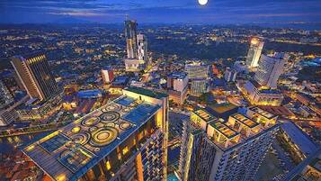 Estúdio conforto, sacada, vista parcial para o oceano | Sacada