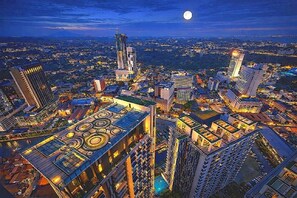 Estudio Confort, balcón, vista parcial al océano | Balcón