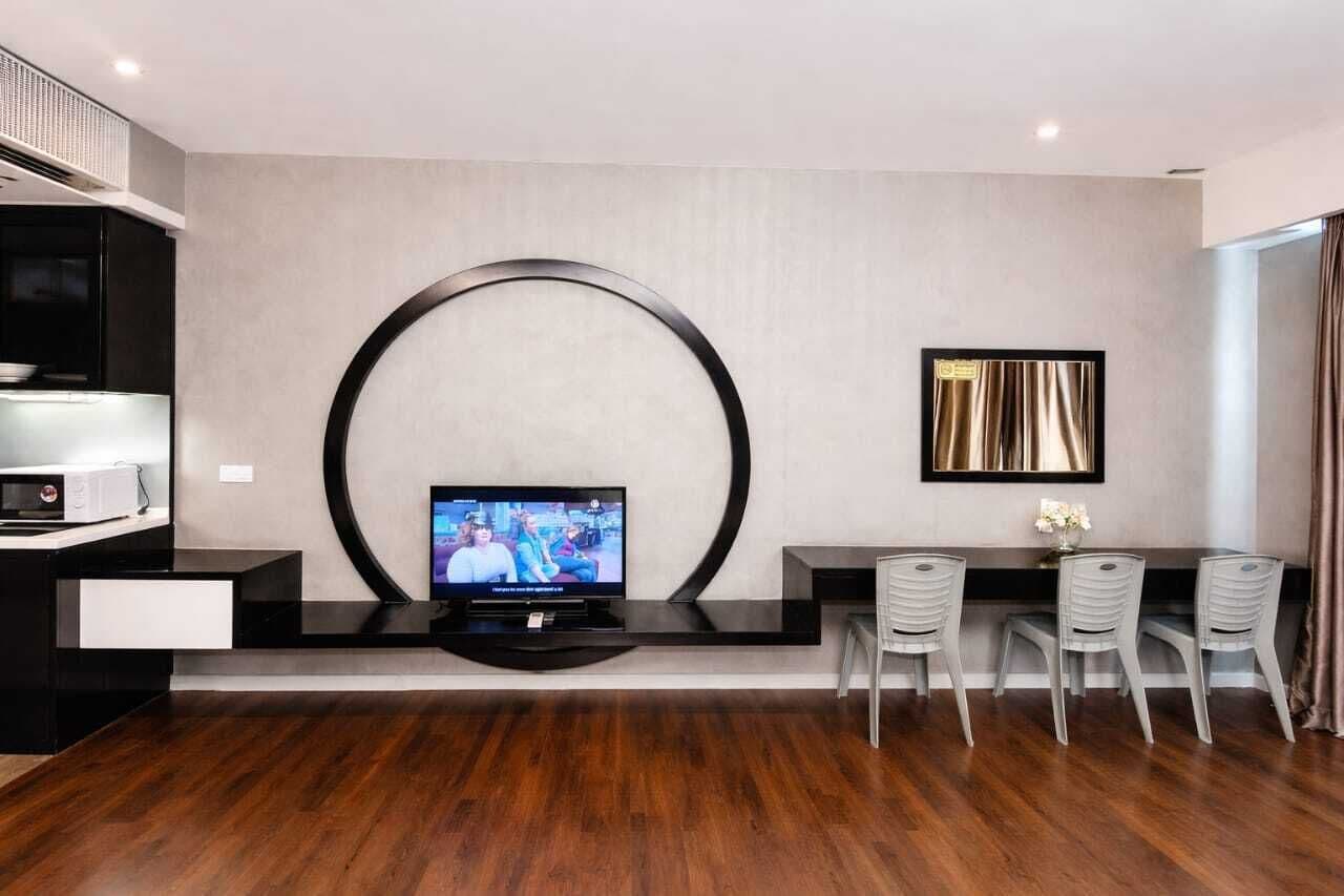 Estúdio conforto, sacada, vista parcial para o oceano | Parte interna