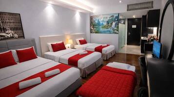 Comfort Studio, Balcony, Partial Ocean View