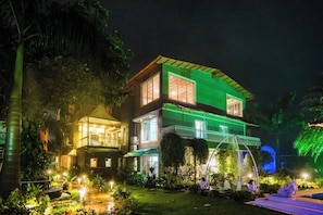บริเวณภายนอก