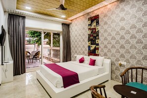Suite Deluxe | Tabla de planchar con plancha y wifi gratis