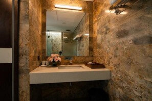 Monolocale Classic, vista città | Bagno