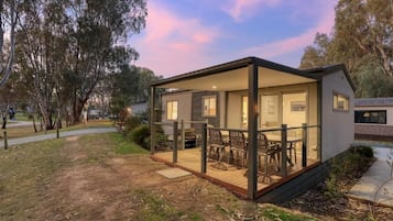 Superior Cabin, Balcony, River View | Outdoor dining