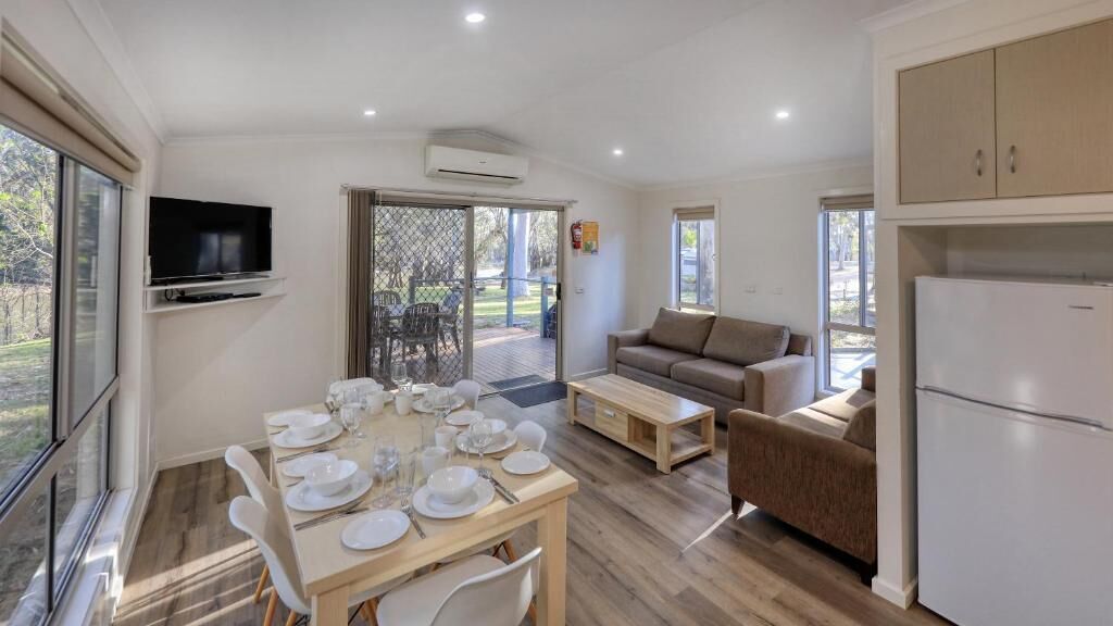 Family Cabin - Sleeps 5 | Living area